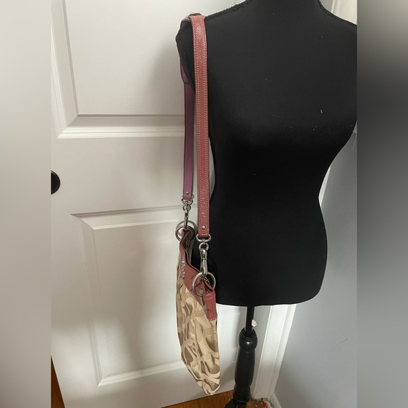Coach Cross Body - Picture 2 of 7